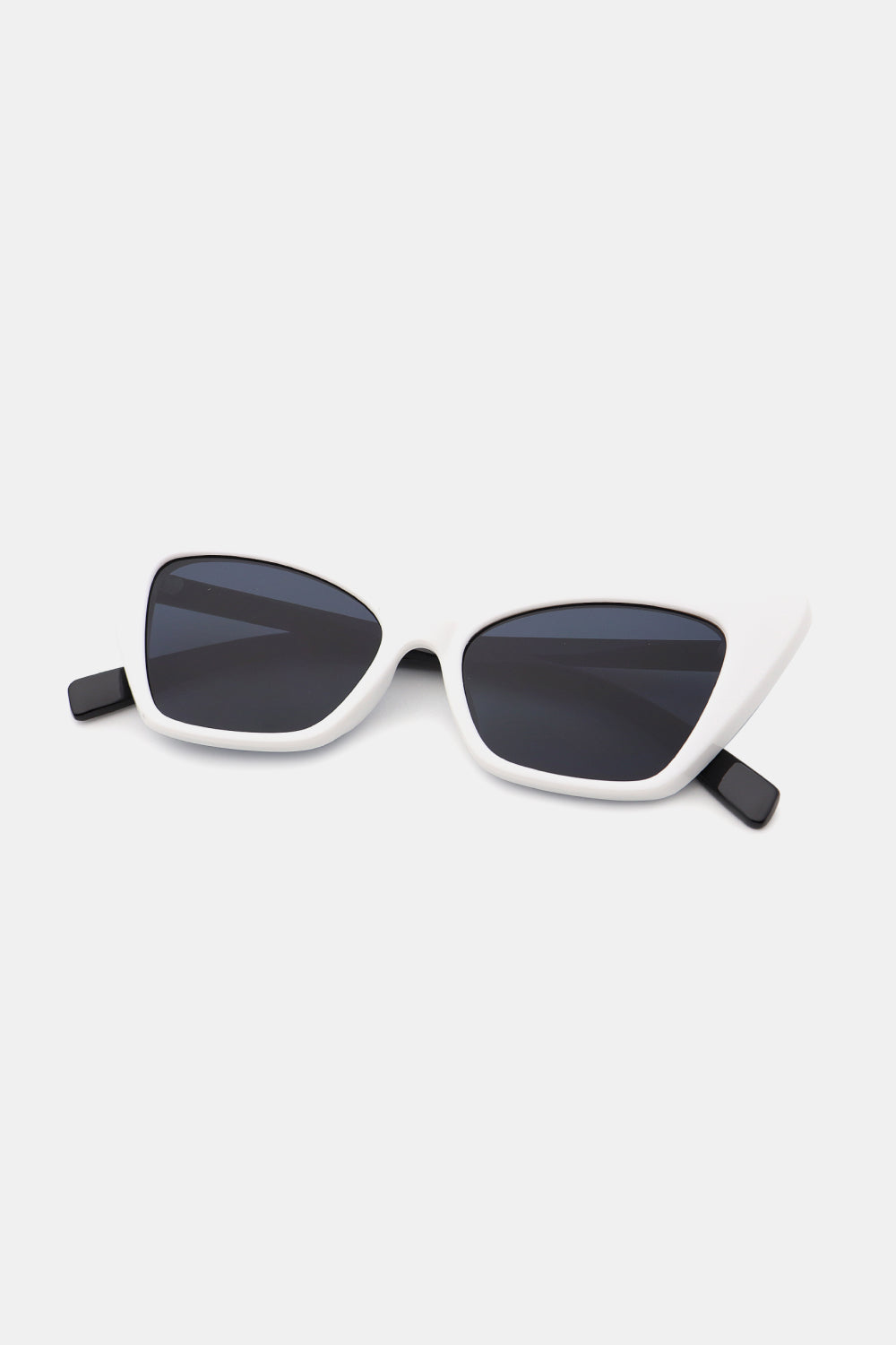 LunaLuxe Cat Eye Sunglasses