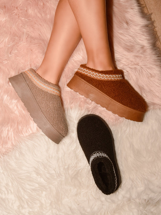 Sherpa Stroll Slippers In Taupe