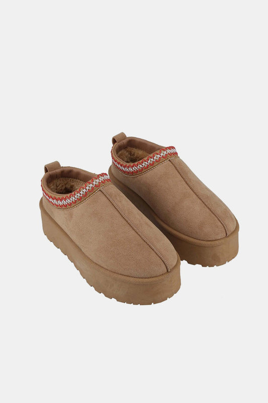 Lodge Luxe Platform Slip-On Boots In Tan