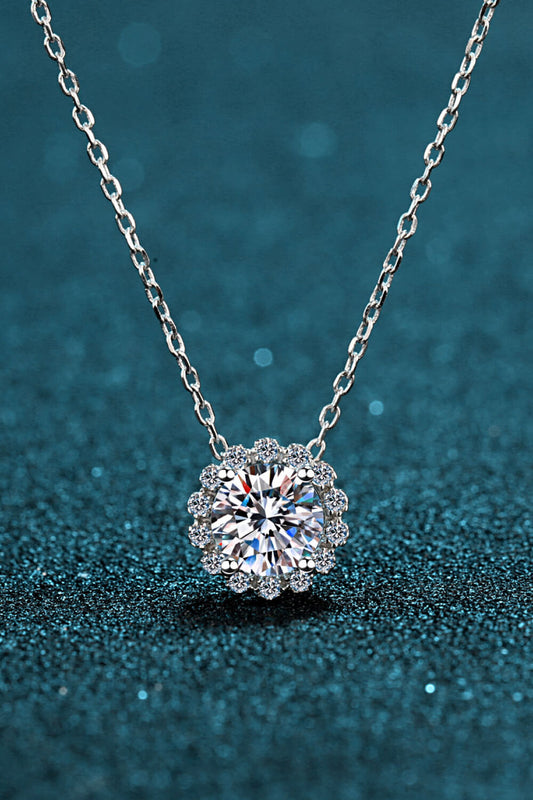 Flower-Shaped Moissanite Pendant Necklace - Cheeky Chic Boutique