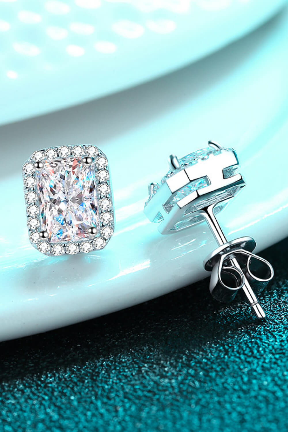 1 Carat Moissanite Rhodium-Plated Square Stud Earrings - Cheeky Chic Boutique