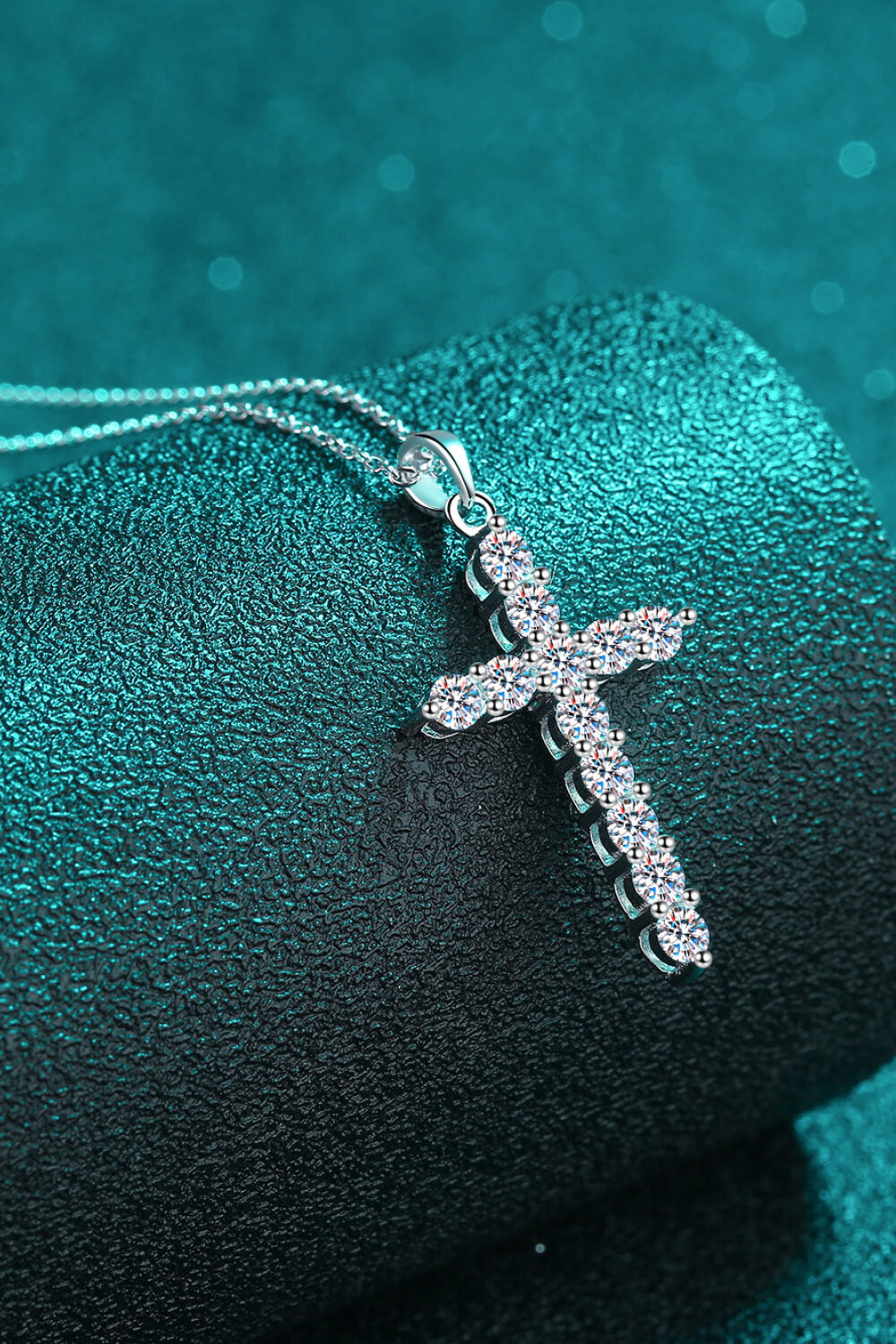 925 Sterling Silver Cross Moissanite Necklace - Cheeky Chic Boutique