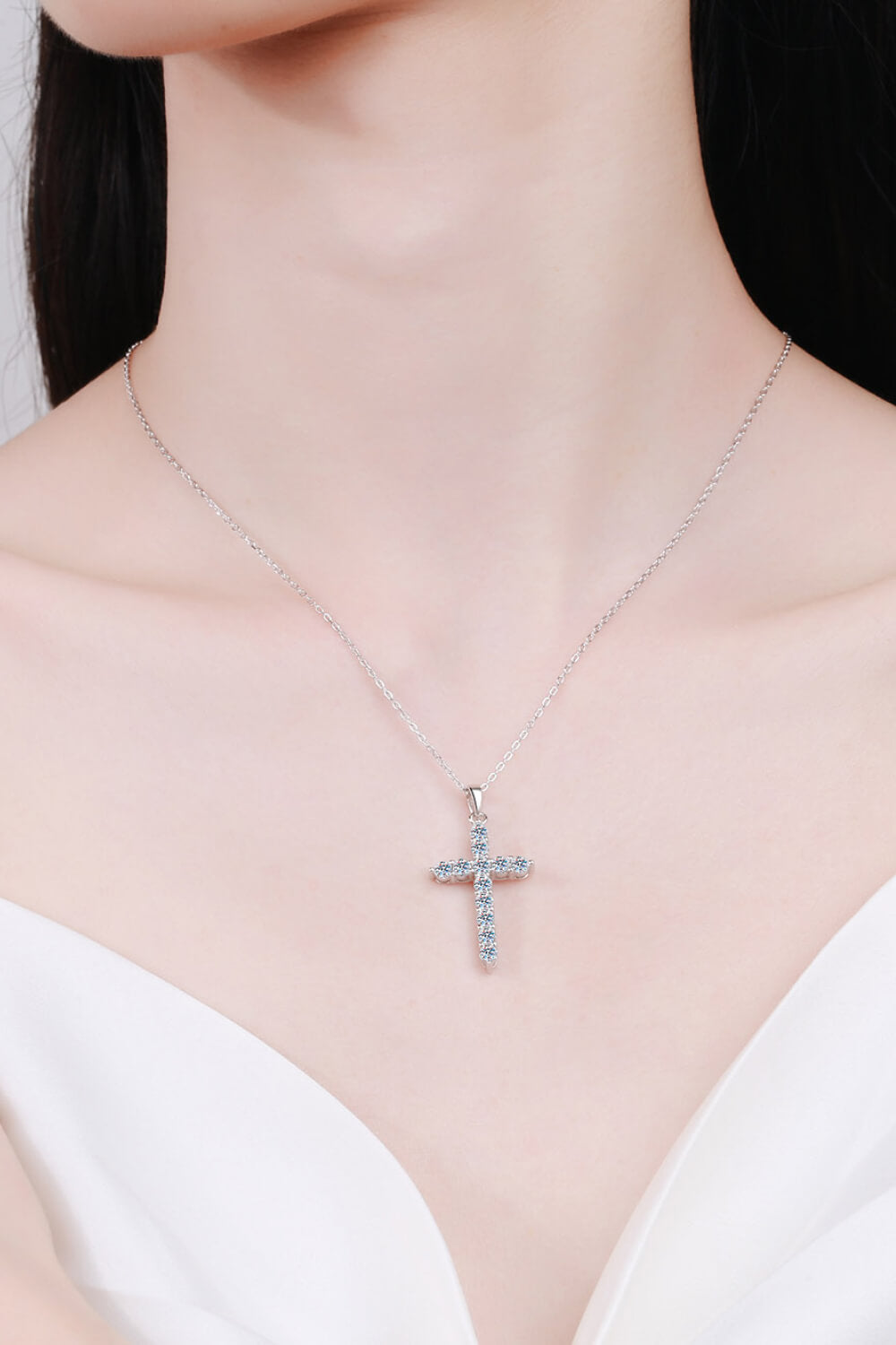 925 Sterling Silver Cross Moissanite Necklace - Cheeky Chic Boutique